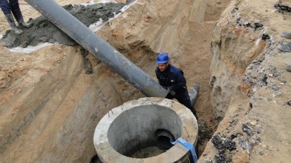 مجاري ناحية الجدول الغربي في كربلاء المقدسة تنصب محطتي رفع المياه الثقيلة والامطار في الحي العسكري