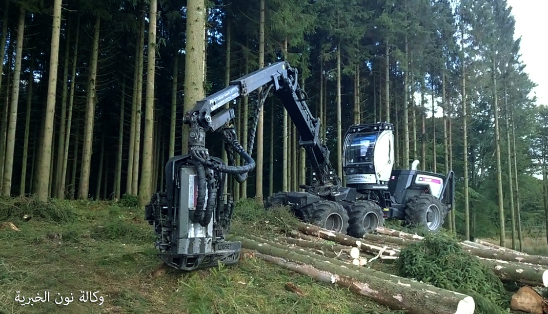بالفيديو: ابتكار آله فريده من نوعها لقطع الاشجار في الدنمارك ؟!