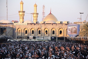 صلاة العيد بامامة السيد محمد حسين العميدي في منطقة بين الحرمين وسط كربلاء ونص كامل لخطبتي الصلاة