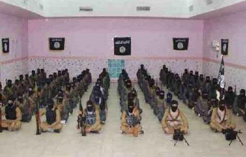 داعش يضرب تلاميذ المدارس لإخفاقهم في حفظ القرآن