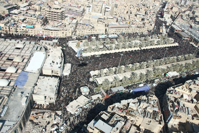 عدسة نون تلتقط صورا للمارثون الايماني لعزاء طويريج المليوني من الجو