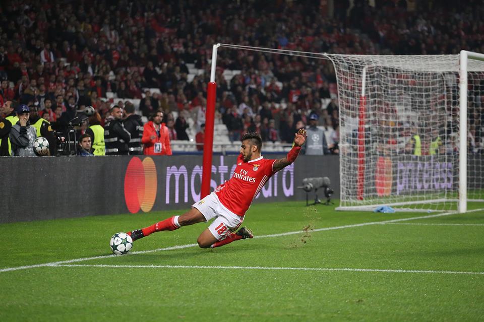 بالصور: نابولي يهزم بنفيكا والفريقان يعبران لدور 16