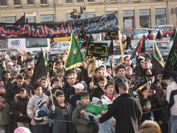 مئة مليون دينار .... ديوان الوقف الشيعي يدعم المواكب الحسينية في المحافظات