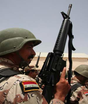 اشتباكات مسلحة بين قوات الجيش العراقي ومسلحين تابعين للمدعو احمد الحسن في البصرة