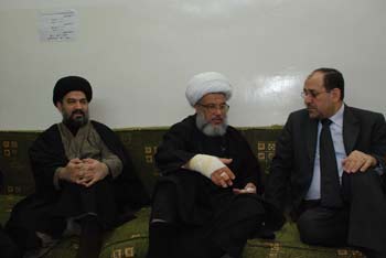 رئيس الوزراء يزور كربلاء ويتفقد (الكربلائي) على سلامته