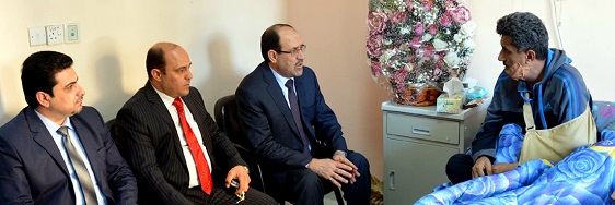 بالصورة :النائب الاول لرئيس الجمهورية يزور قائد عمليات صلاح الدين في المستشفى