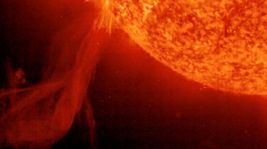 الأرض تنتظر عاصفة شمسية عملاقة ومفاجئة