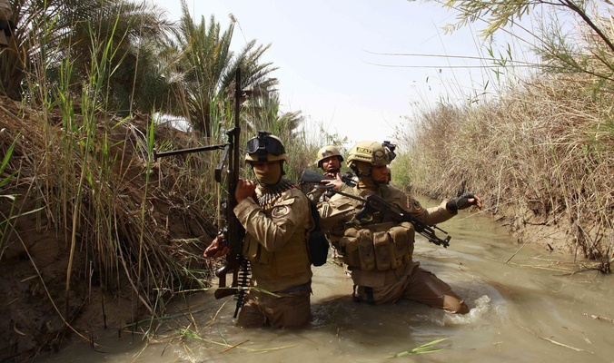 تدمير ستة زوارق ومنزلين لـ"داعش" غرب الرمادي