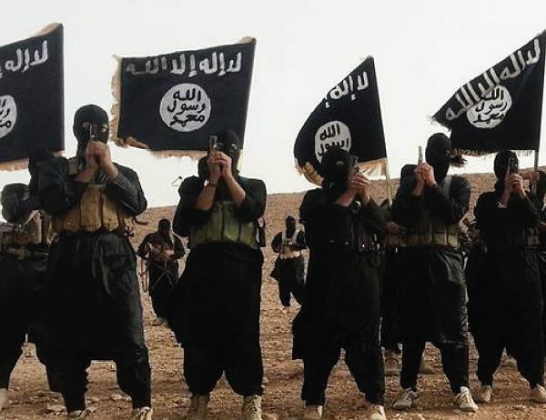 داعش يقوم بتوزيع ادوية منتهية الصلاحية