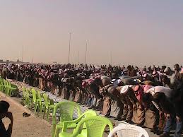 خطيب الفلوجة يدعو الوزراء والمسؤولين السنة إلى الاستقالة