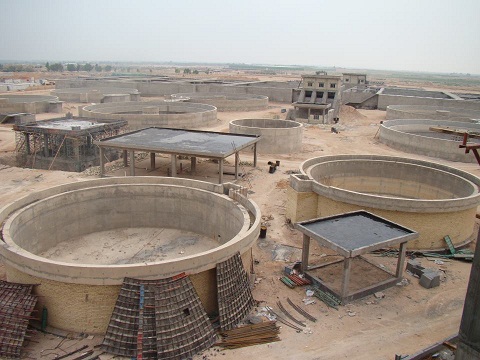 كربلاء: نصب معدات ميكانيكية وكهربائية لمعالجة المياه الثقيلة وتحويلها لمياه صالحة للزراعة (مصور)