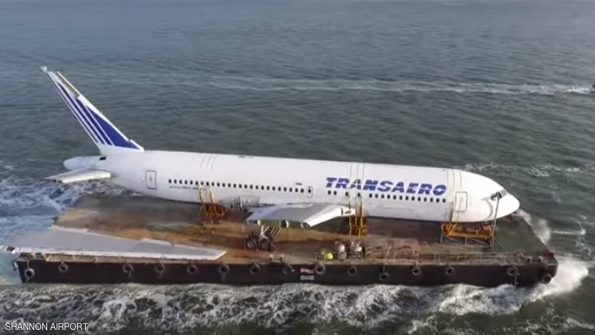 طائرة "بوينغ" قضت 36 ساعة في رحلة بحرية !