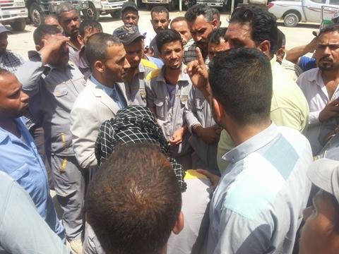 ذي قار: اعتصام لموظفي المجاري تنديدا بالقرارات الادارية المجحفة