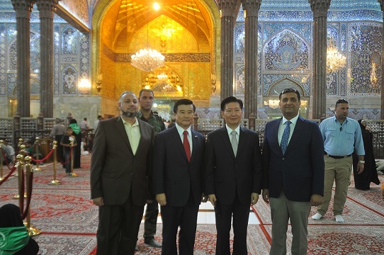 بالصور:وفد من شركة هانو الكورية يزور العتبة الحسينية المقدسة