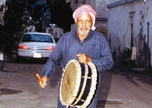 سباق بين التكنلوجيا والمسحراتي ... في شهر رمضان المبارك