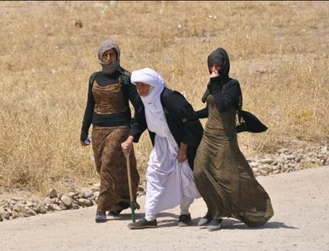 هذا هو الحال مع الإيزيديين في سنجار  اما اسلام حزب البعث وثوار الفنادق أو القتل!!