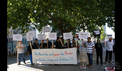 بالصور:الجالية العربية والاسلامية وممثلي المنظمات الحقوقية والانسانية تعتصم وسط برلين احتجاجا على عدوان محتمل على سوريا