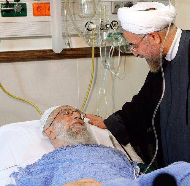 بالصورة :الرئيس الايراني يزور المرشد السيد علي الخامئي بعد اجرائه  العملية الجراحية