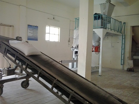 بالصور :عضو بمجلس كربلاء ينذر اصحاب المطاحن بالمحافظة واصحاب المطاحن يردون ؟!