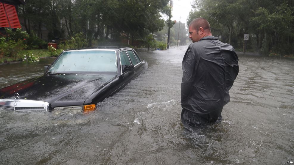 اوباما يعلن الطوارئ في نورث كارولاينا.. وإعصار ماثيو يخلف 842 قتيلا