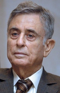 عبد الحليم خدام يطالب بتدخل عسكري دولي في سوريا