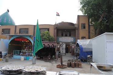 العتبة الحسينية المقدسة تضم مدرسة السجاد الى مقام المخيم لتوسعته وتعوض التربية بقطعة ارض في نفس المنطقة وتشارك ببنائها (مصور)