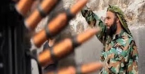 الغارديان: السعودية "تمول حربين" في سوريا