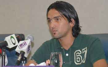 ادارة نادي العين تؤجل اتخاذ اجراءات إزاء نشأت اكرم