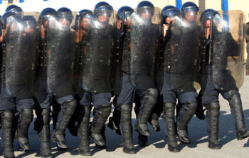 اعتقال مطلوبين في كربلاء ،وقوة بين الحرمين تنهي دورة تدريبية لفن القتال الاعزل