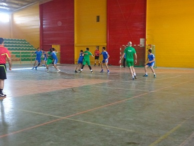 مباراة ودية بين كربلاء والكوفة لكرة اليد تنتهي بالتعادل (26_26)