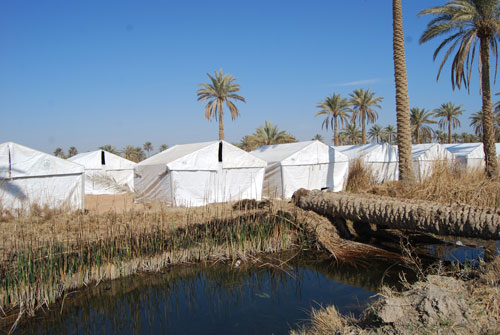 تهديم (33) مدرسة لاعادة بنائها في مركز كربلاء واقضيتها ونواحيها ووضع الخيام بديلا مؤقتا لحين انتهاء بناء المدارس