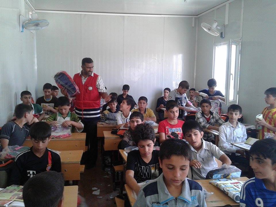 كربلاء:جمعية الهلال الاحمر العراقي تقوم بحملة للتوعية من المخلفات الحربية للنازحين