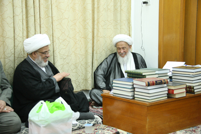 وفد من العتبة الحسينية يتراسه الشيخ الكربلائي يزور المرجعين الفياض والحكيم بالنجف الاشرف (مصور)