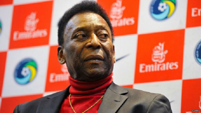 اسطورة الكورة بيليه في المستشفى