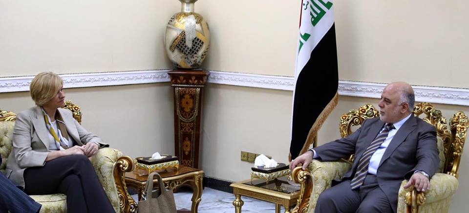 العبادي لوزيرة الدفاع الايطالي: داعش في تراجع كبير وماضون بتحرير كافة الاراضي