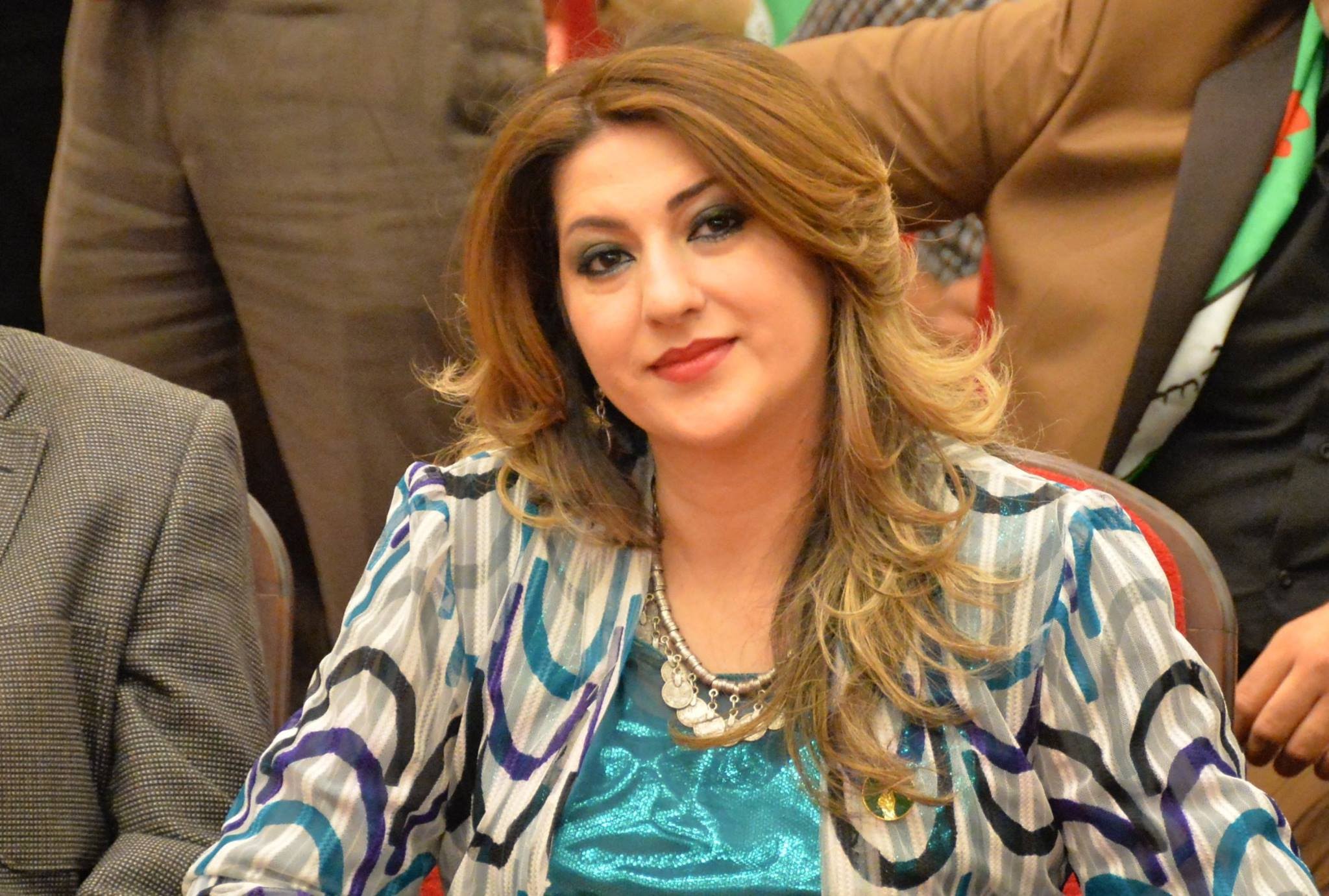 نائبة تطالب بمنح الموظف المتمتع بإجازة الأربع سنوات حق الدراسة