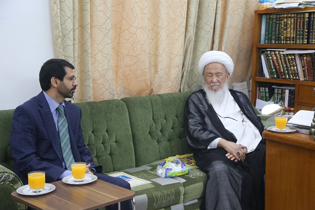 رئيس هيأة النزاهة يلتقي المراجع الدينية في النجف الاشرف ويعرض عليهم منهاج عمله.