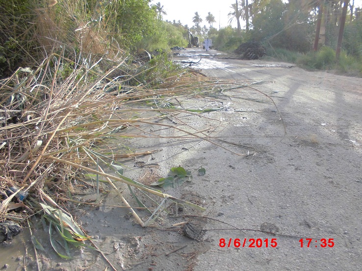 بالصور:رغم تدخل وزارة الموارد بايقافه :لايزال العمل مستمر في اتلاف طريق حيوي يربط بين محافظتي بابل وكربلاء