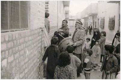 (المسحرجي) في العراق اول ايام العيد في ستينات القرن الماضي