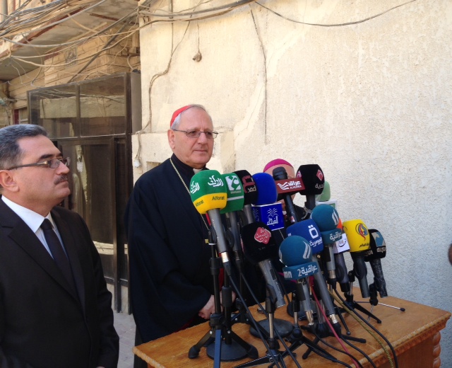 المرجع السيستاني يستقبل رئيس طائفة الكلدان في العراق والعالم : أنتم جزءا منا ونحن جزء منكم وانتم في قلبنا ونتألم لما يجري لمكونات العراق