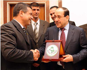 رئيس الوزراء المالكي يشكر نقيب المعلمين العراقيين