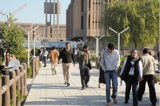 جثتين بلاستينيتين في كلية طب المستنصرية