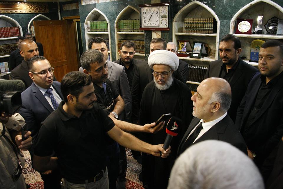 العبادي من حرم الامام الحسين: على الحكومة التركية ان لا تورط جيشها بمعارك داخل العراق