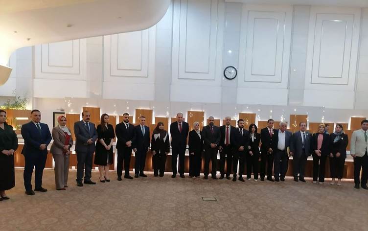 أحزاب عراقية تعقد اجتماعاً لتشكيل "تحالف جامع"