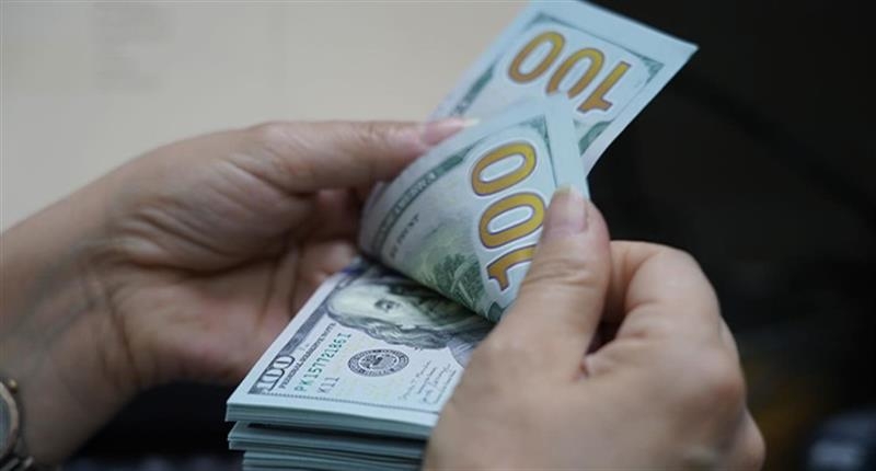 الرافدين يفتح أبوابه الجمعة لتسليم 2000 دولار للحجاج بسعر مدعوم