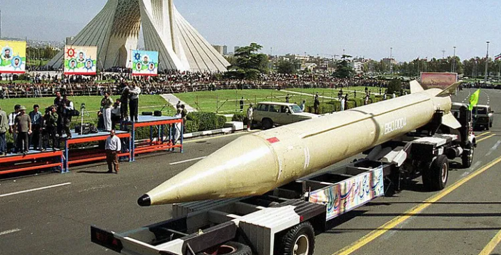 الحرس الثوري يلمح لإمكانية زيادة مدى صواريخ إيران