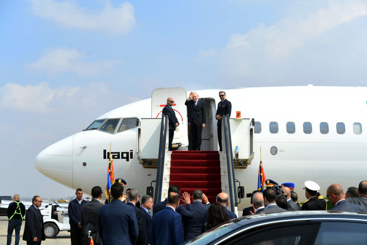 رئيس الجمهورية يعود إلى بغداد بعد مشاركته في مؤتمر القمة العربية الطارئة