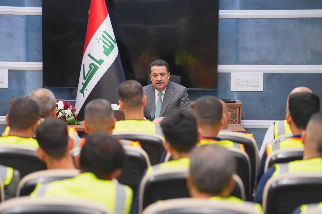 رئيس الوزراء يعلن شمول العمال المضمونين بالقطاع الخاص بالقروض وقطع الأراضي