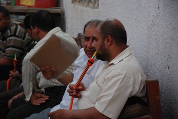 في كربلاء :النرجيلة أنفلونزا تجتاح الشباب