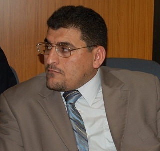 نائب سابق :العملية السياسية عرجاء ،والتظاهرات غير مسارها الذي خرجت من اجله